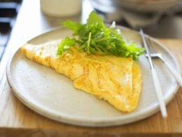 Egg plain omelette